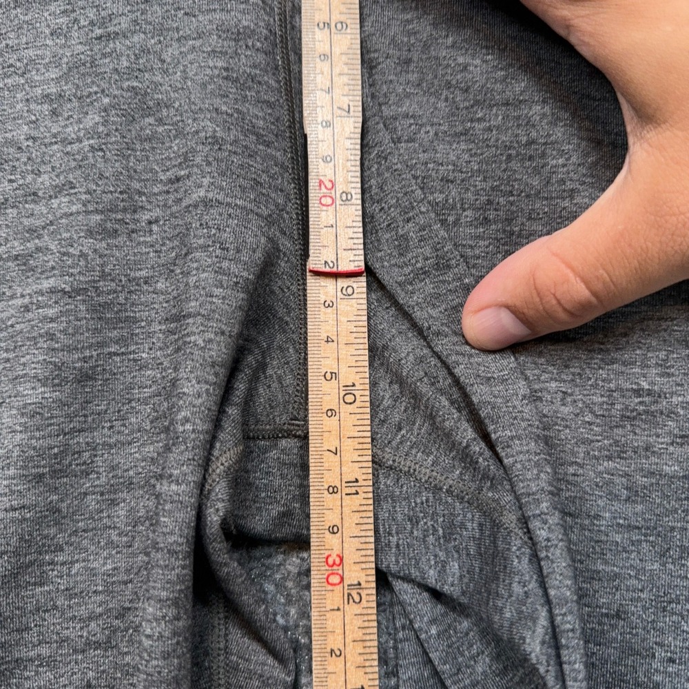 Nike Leggings Women Small Gray High Rise Legendary Tight Fit Capri Training NEW - Picture 4 of 10